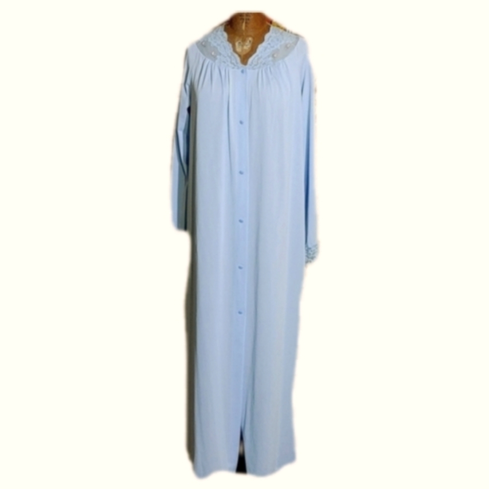 VTG Boring old Shadowline light blue classic nylon robe